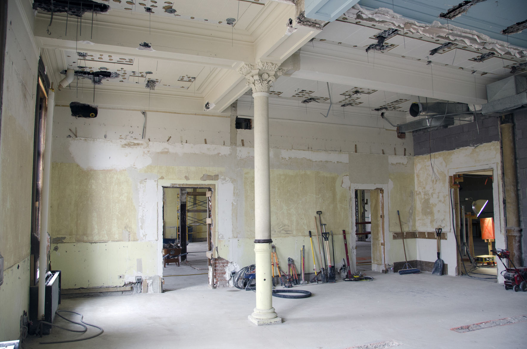 Corinthian column